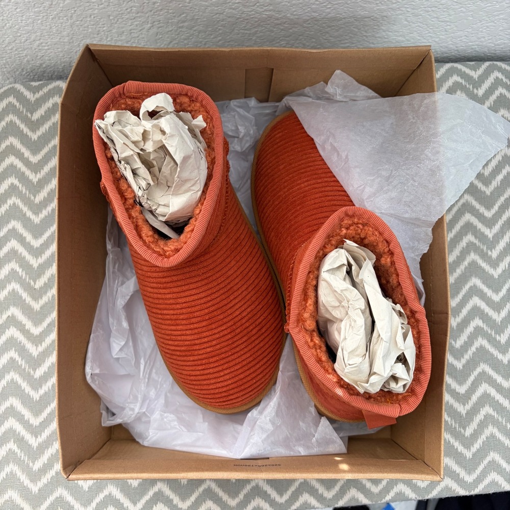 Dirty Laundry Yarroh Orange Corduroy Platform Ankle Boots Womens Size 8 NEW